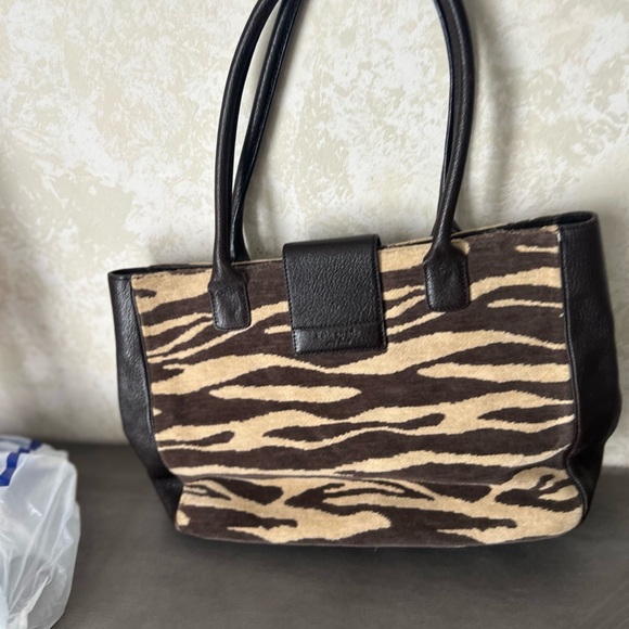 kate spade Handbags - Kate Spade Zebra Print Turnlock Tan And Brown Shoulder Bag Rare
